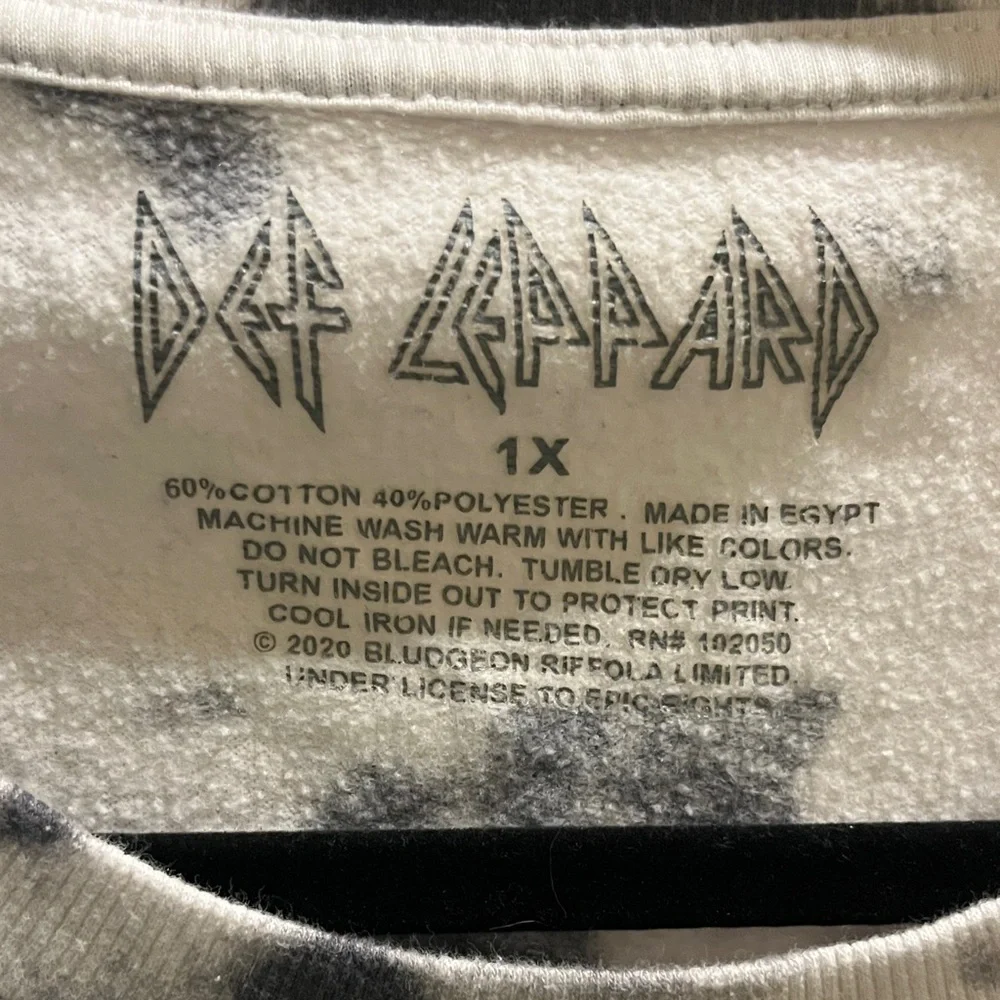 Def Leppard Tie-Dye Leopard Graphic Sweatshirt - Picture 2 of 3